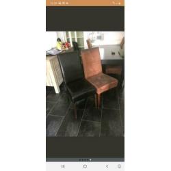Zwarte uitschuifbare eettafel