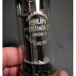 Philips miniwatt 4699N