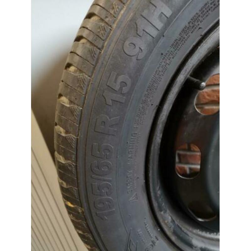 Banden 195/65 R15 met velgen