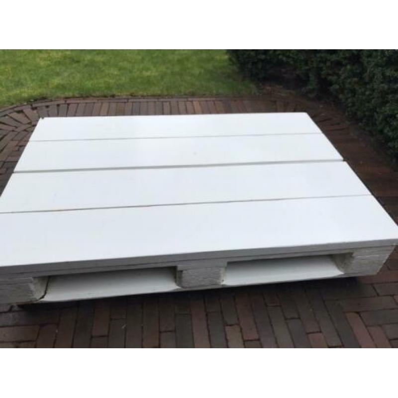Steigerhouten Pallettafel Wit gelakt op wieltjes (Ibiza)