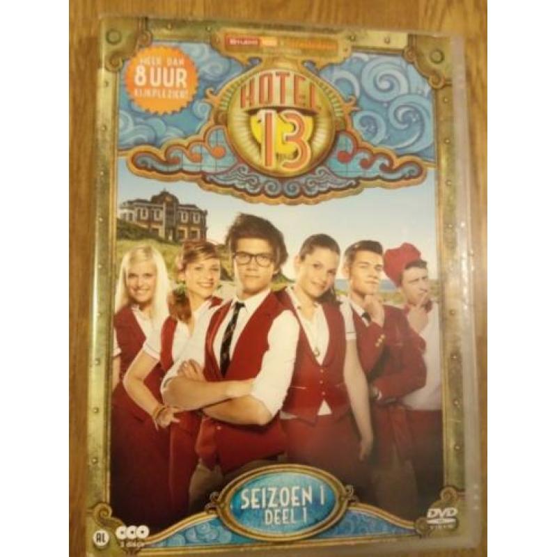 3Dvd-box Hotel 13 - Seizoen 1 - Deel 1 (afl. 1 t/m 40)