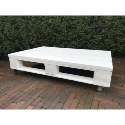 Steigerhouten Pallettafel Wit gelakt op wieltjes (Ibiza)