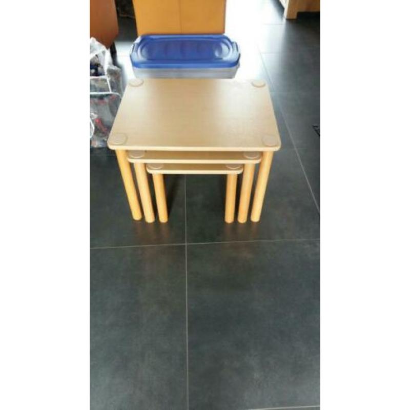 3 inschuifbare tafeltjes