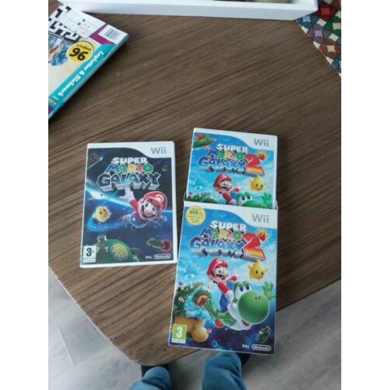 Wii console met Mario en zelda goud