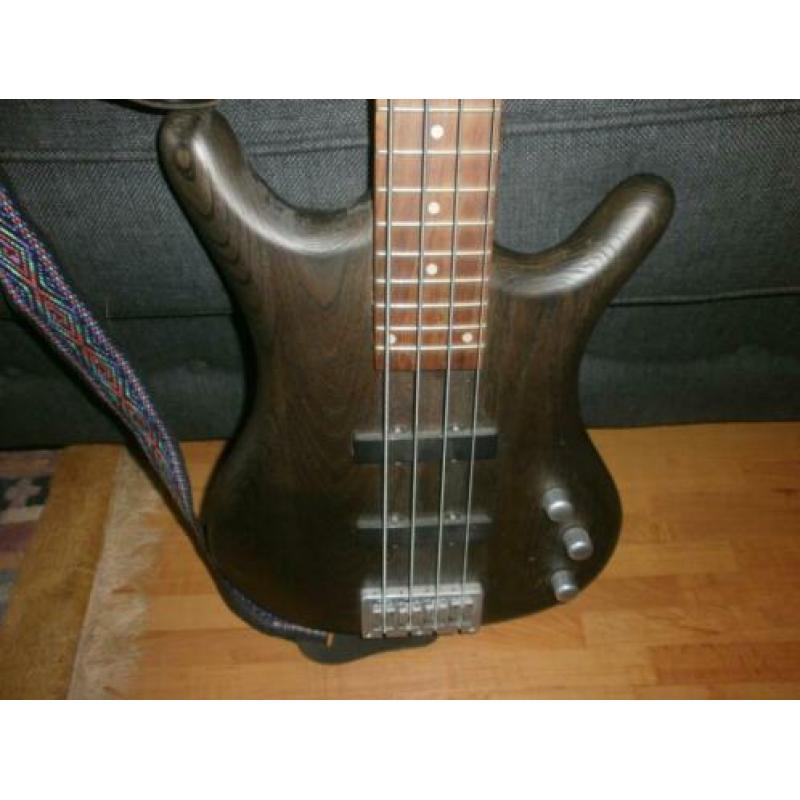 Rok-axe elektrische bass gitaar. black wood - 4 string