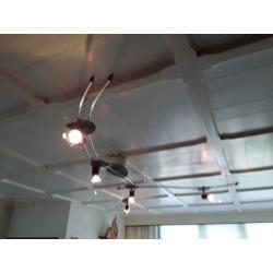 Te koop, moderne en aparte plafon verlichting.
