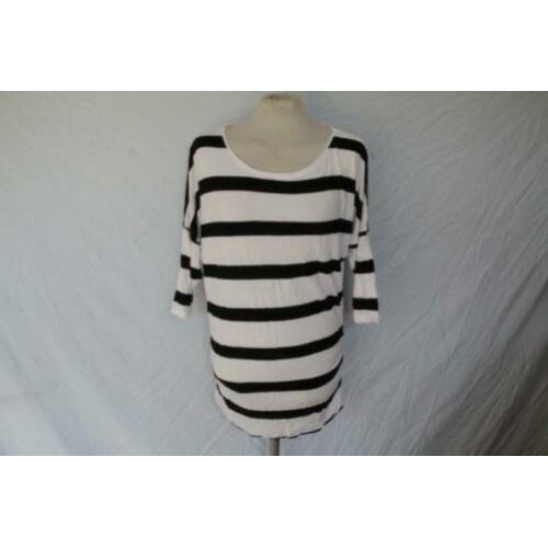 Zwart-wit gestreept damesshirt.Mt 42.Merk Divided