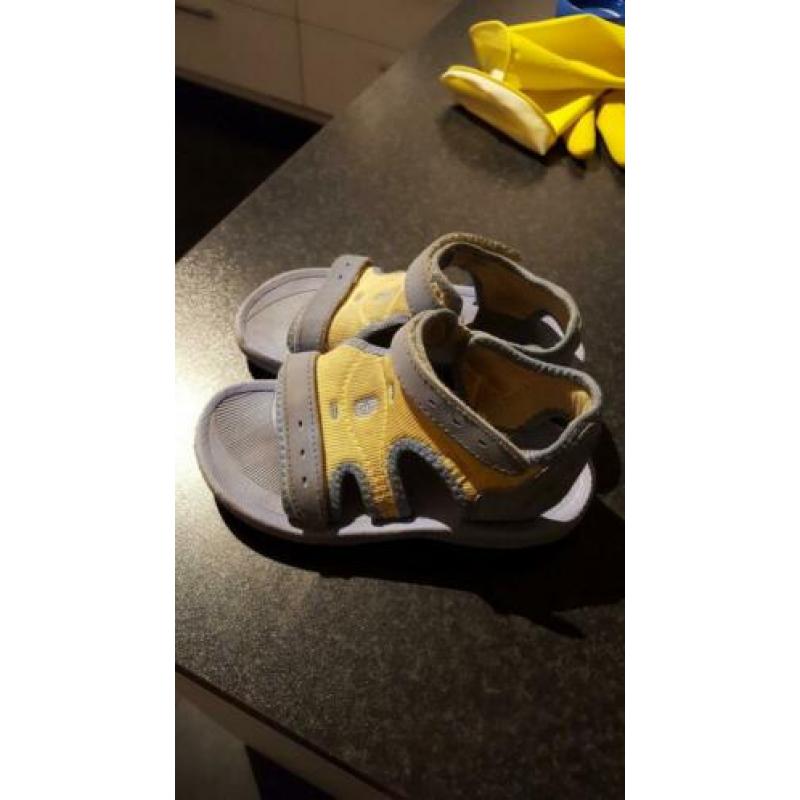 Teva sandalen maat 26
