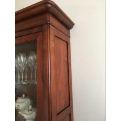 Mooie teakhouten kast in teak/mahonie kleur