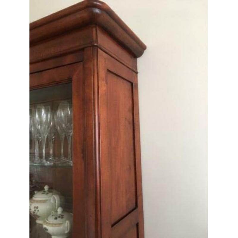 Mooie teakhouten kast in teak/mahonie kleur