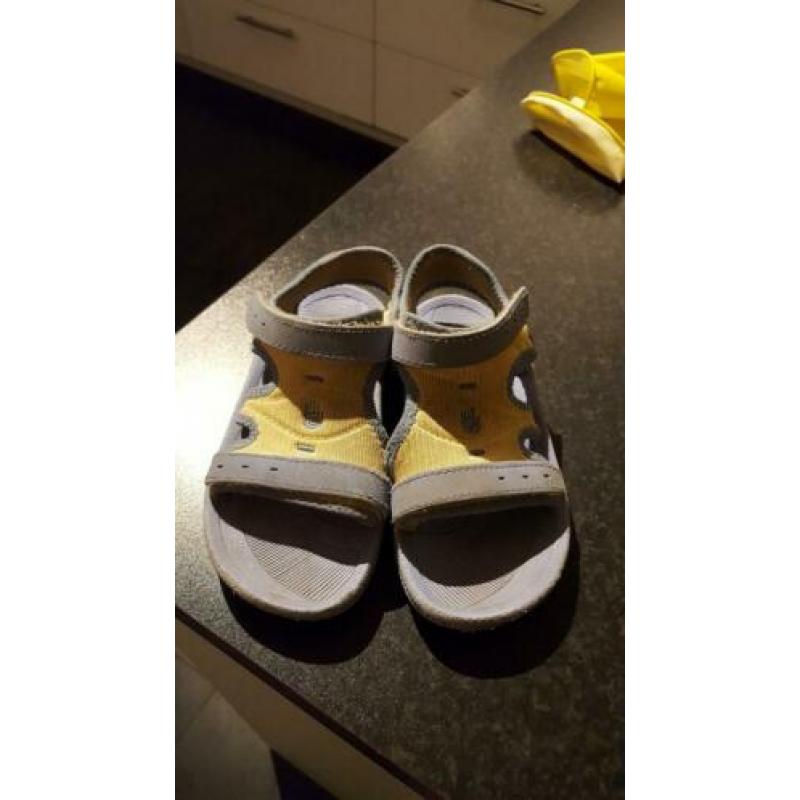 Teva sandalen maat 26