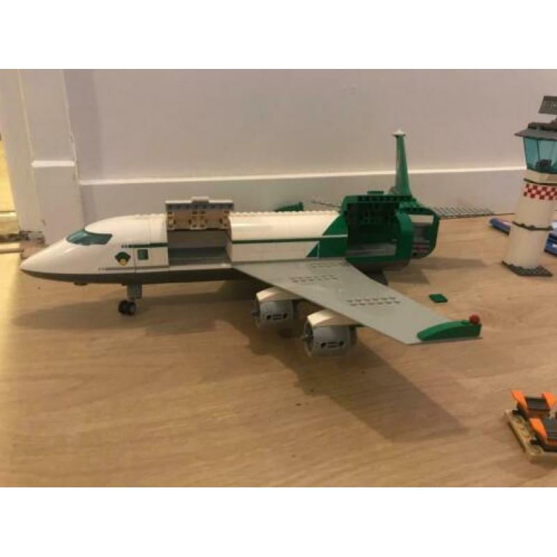 LEGO City Vrachtterminal - 60022
