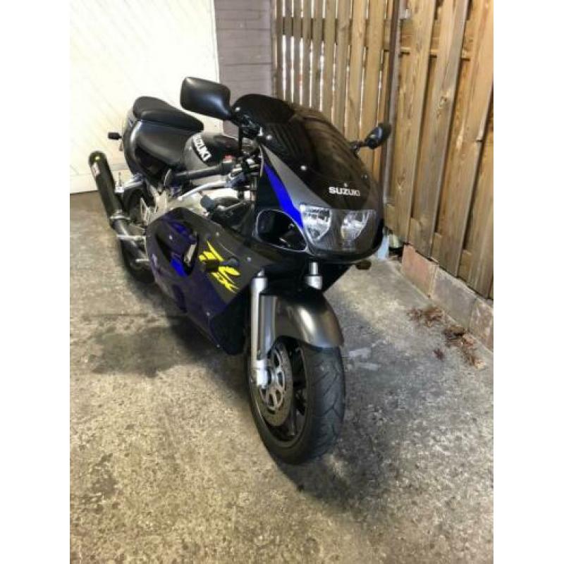 Suzuki GSX-R 600 SRAD.