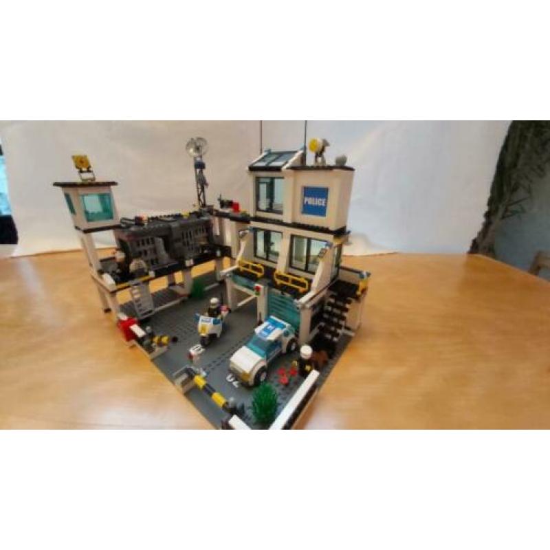 Lego City Politiebureau 7744