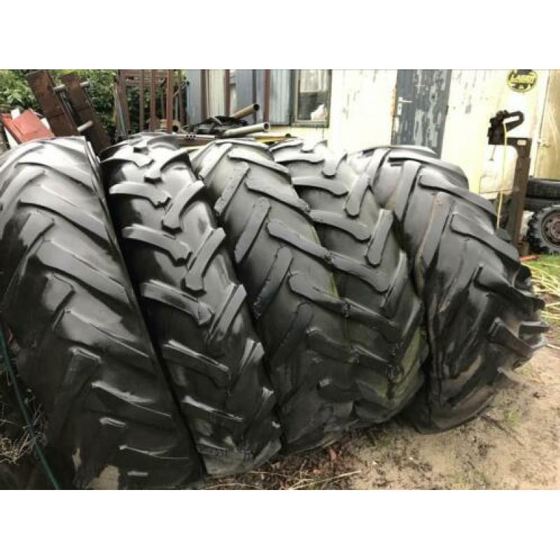 Ford Major banden 16.9 r36