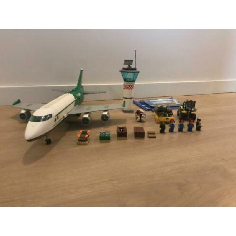 LEGO City Vrachtterminal - 60022