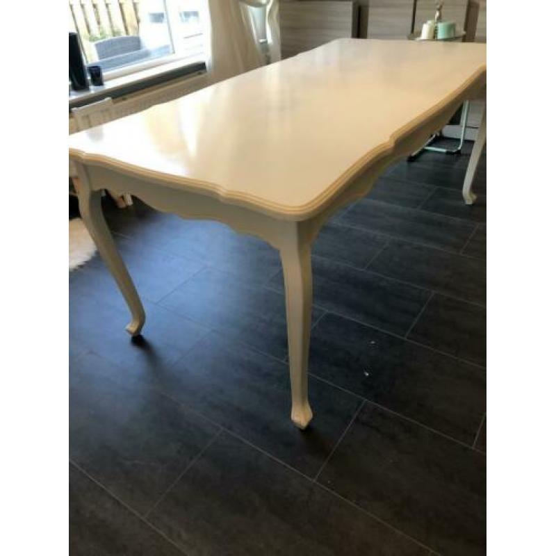 Mooie brocante eettafel