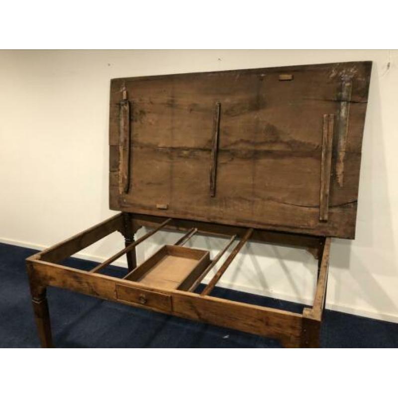 Mooie antiek eiken tafels + sidetable