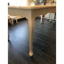 Mooie brocante eettafel