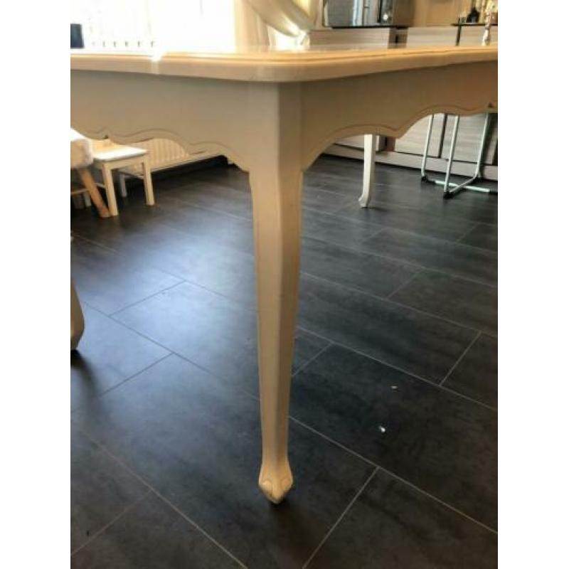 Mooie brocante eettafel