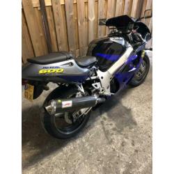 Suzuki GSX-R 600 SRAD.
