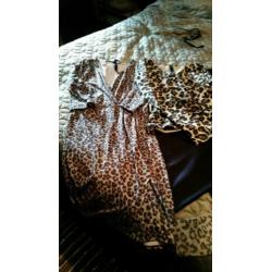 Te koop een pakket zeer weinig gedragen kleding. Maat s/xs