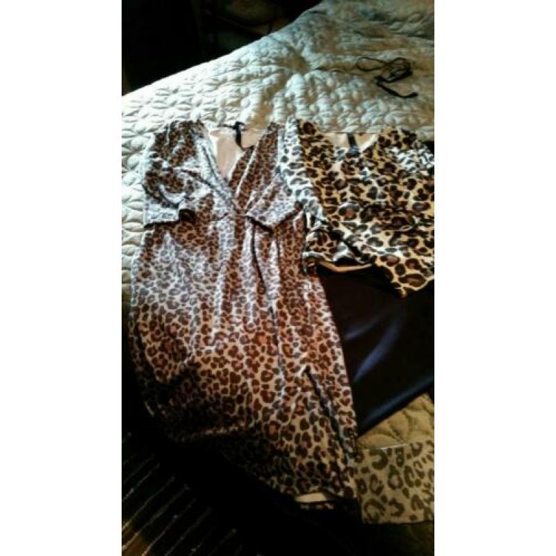 Te koop een pakket zeer weinig gedragen kleding. Maat s/xs