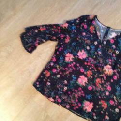 Nieuw blouse v hals en volant mouwen mt 42-44 (b.36)
