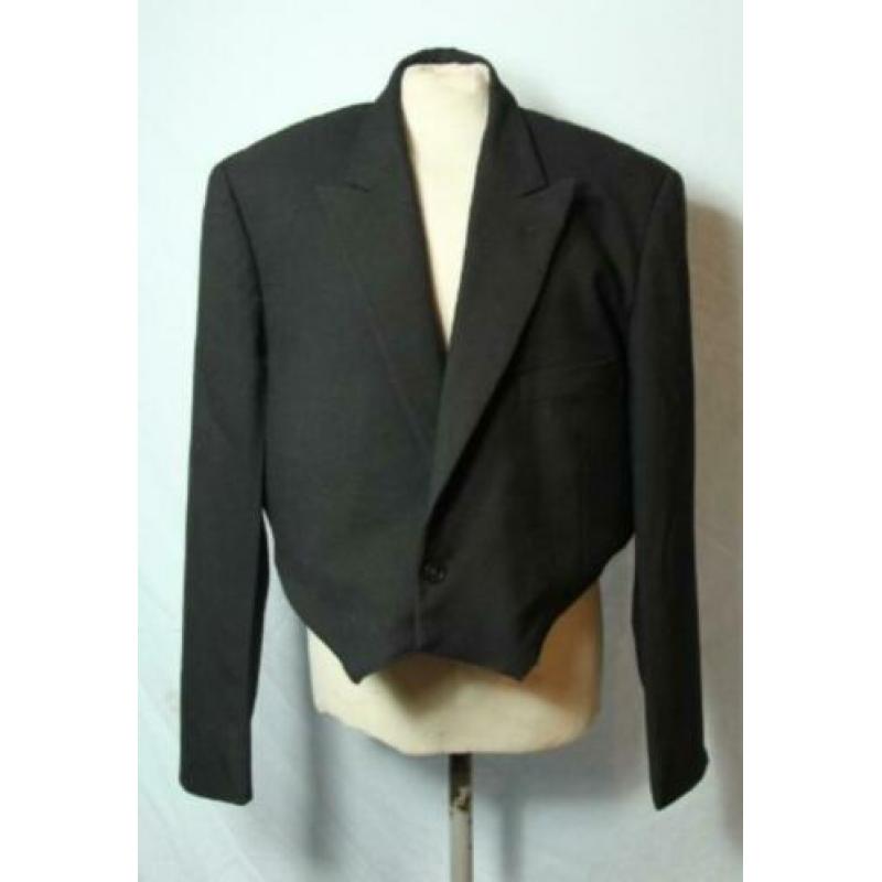 ouderwets zwart ,kort Colbert, mt. 48, super mooi model
