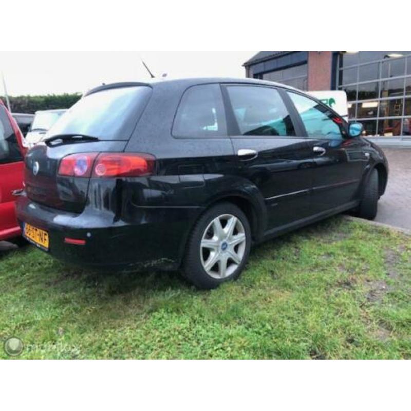 Fiat Croma - 2.2-16V Emotion