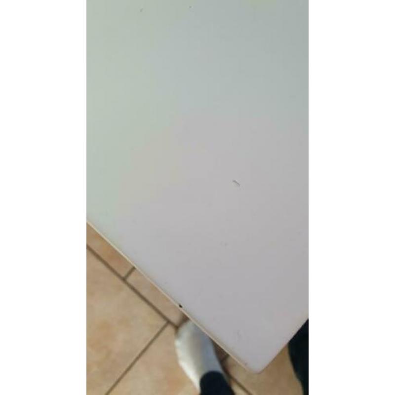 witte tafel.