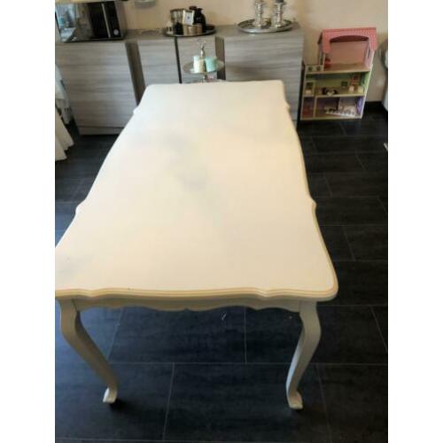 Mooie brocante eettafel