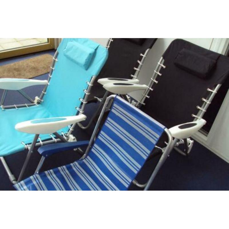 4 Lage strandstoelen
