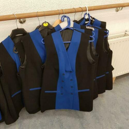 Concert vesten 14 x dames en 28 x heren