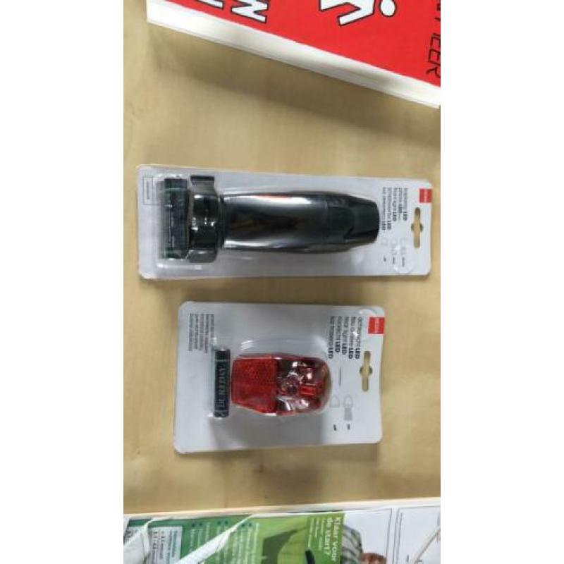 Hema koplamp en achterlicht op batterij nieuw 2019