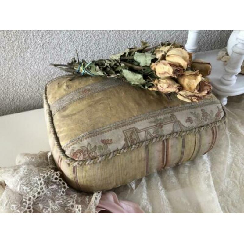 ??oude Franse kussen gevuld met stro vleugje brocante ??