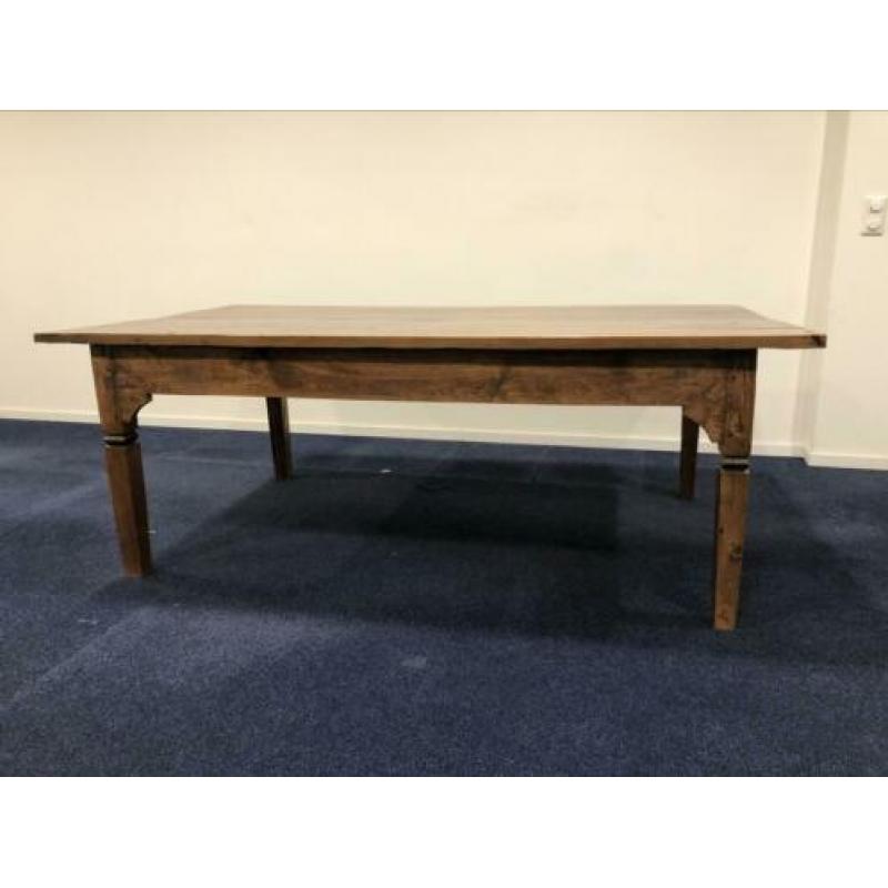 Mooie antiek eiken tafels + sidetable