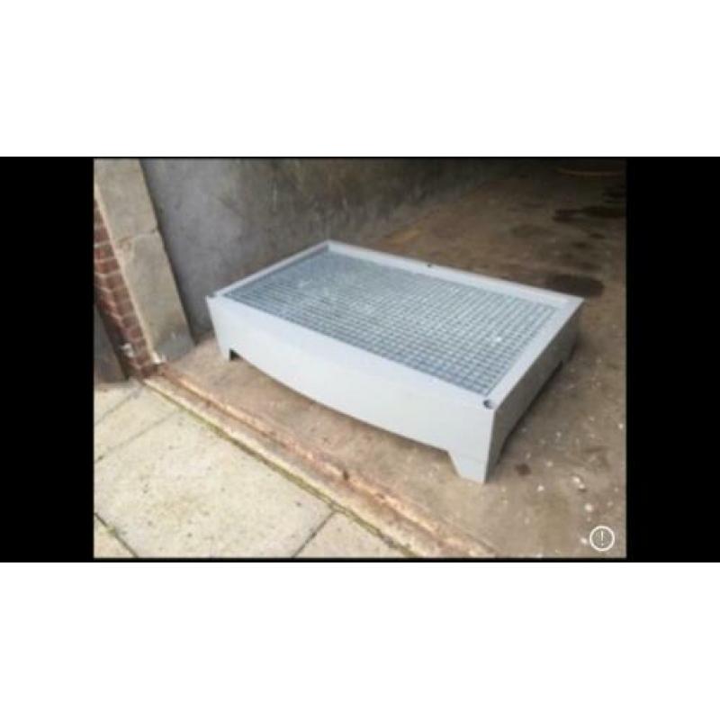 Lekbak 250 liter, 2 vaten olie opvangbak, aftapplug