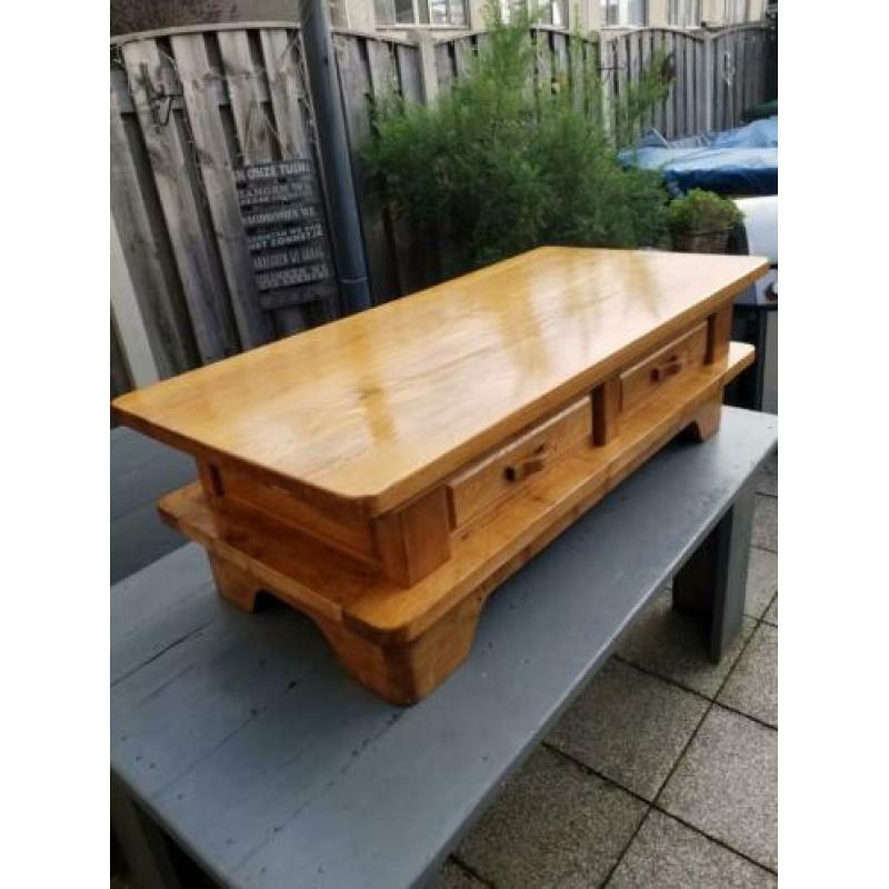 massief eiken gelakte salon tafel