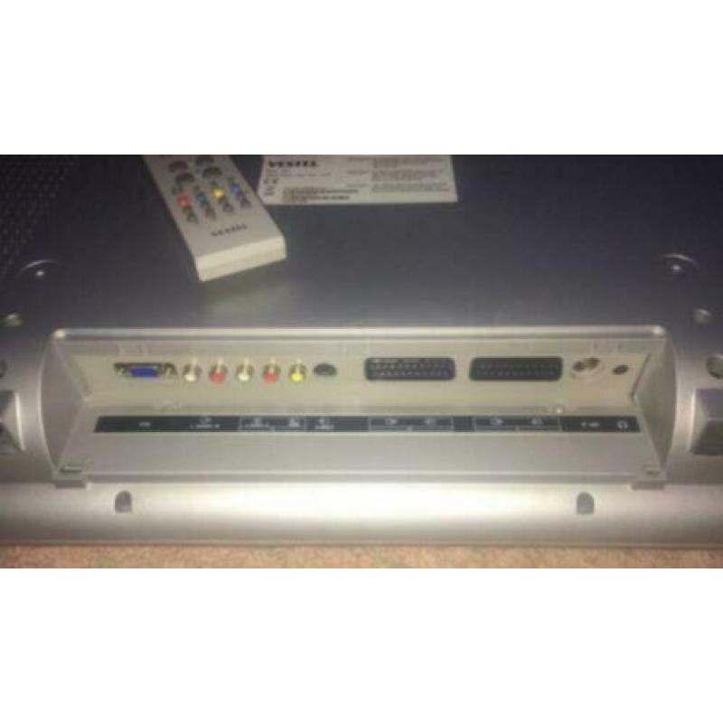Verstel Lcd tv 27 inch 69 cm.