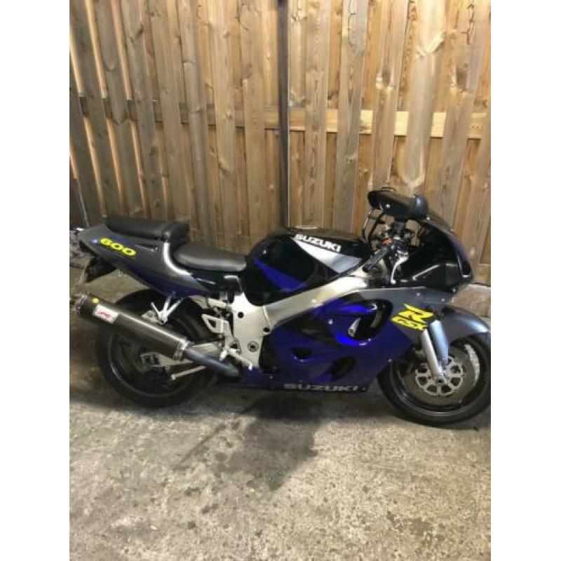 Suzuki GSX-R 600 SRAD.