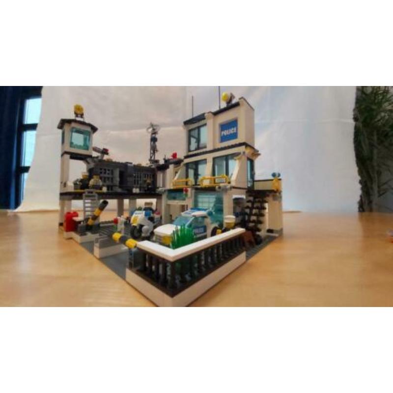 Lego City Politiebureau 7744