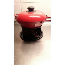 2 nieuwe wokpannetjes met deksel in doos