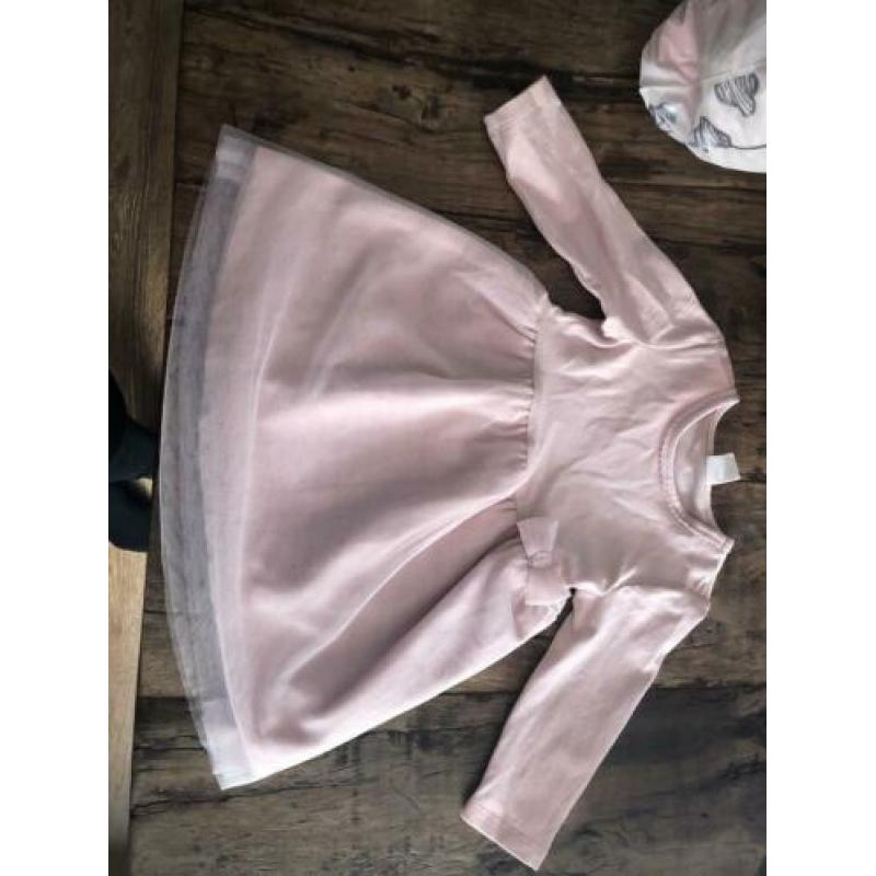 Twee h&m jurkjes maat 74 en 80