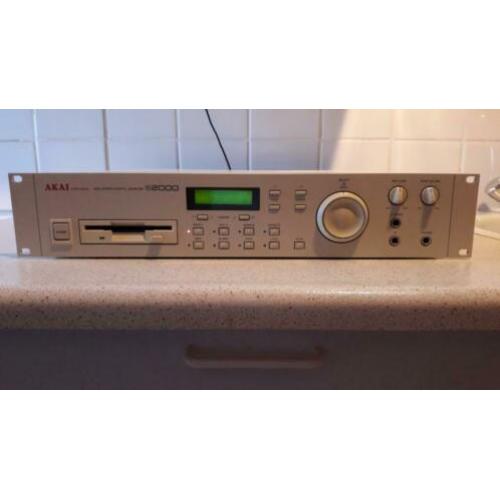 Akai S2000 Sampler upgraded 32mb