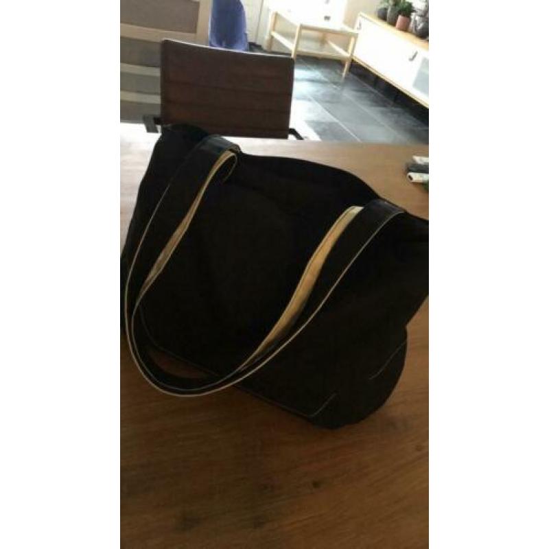 Medela Freestyle elek dubbele kolf. Compleet met tas