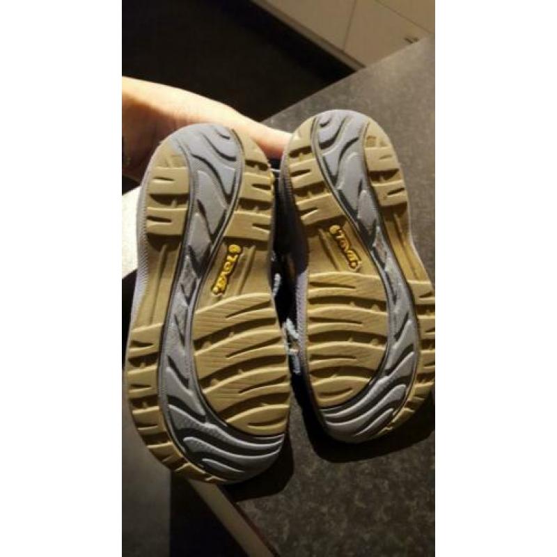 Teva sandalen maat 26