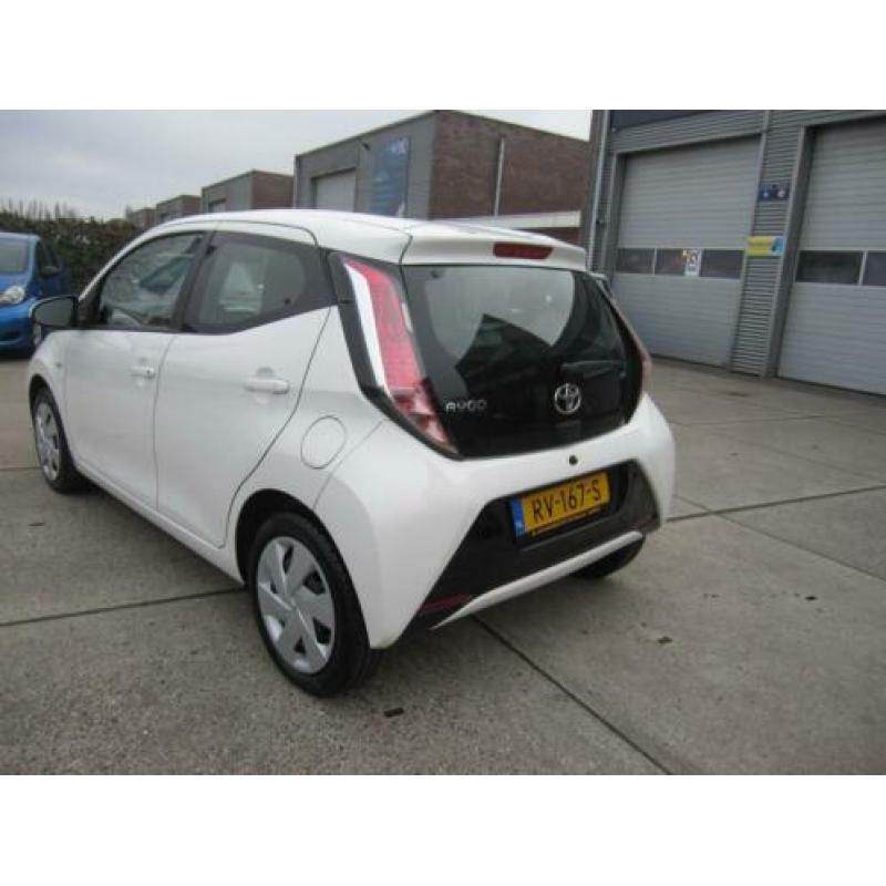 Toyota Aygo 1.0 VVT-i x-play