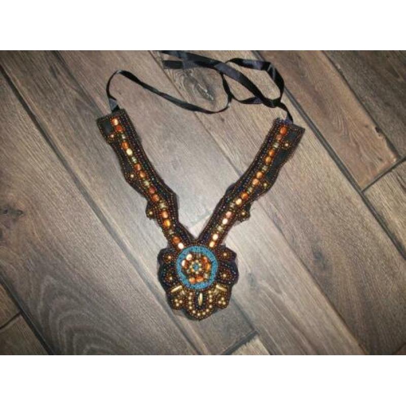 Choker statement ketting met bruine blauwe kraaltjes