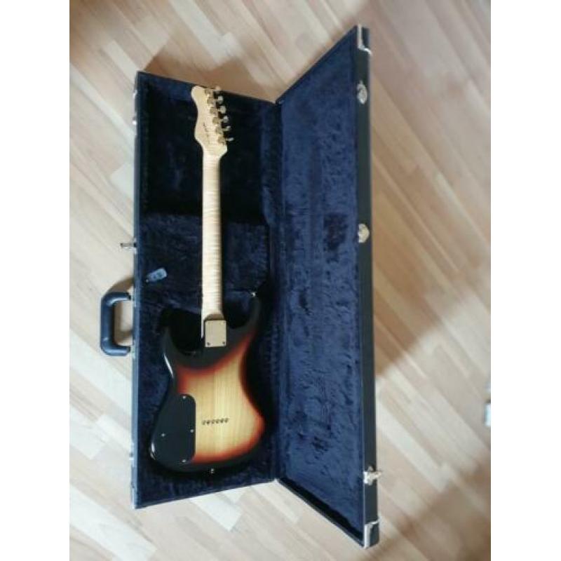 Valley Arts Custom Pro made in the Usa